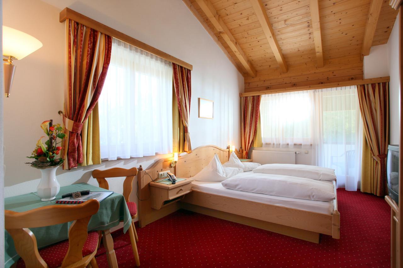Alpenhotel Landhaus Kuechl Kirchberg in Tirol Exteriör bild